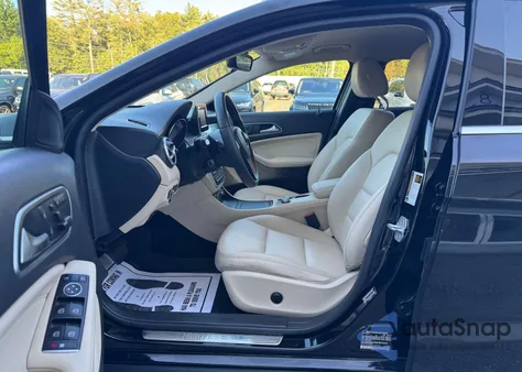 2015 Mercedes-Benz Gla 250 4Matic z USA, uszkodzony, nr VIN WDCTG4GB4FJ143795